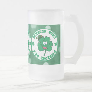 Kiss Me Jag är Irish Klöver Ansikte Grönt Bokeh Frostat Ölglas