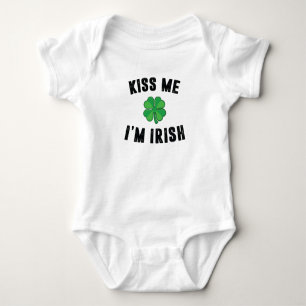 Kiss me jag är irish t shirt