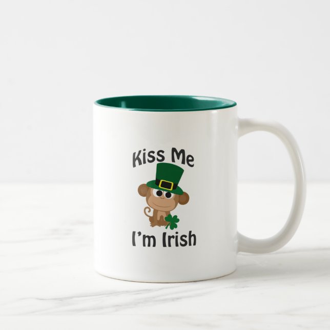 Kiss Me, jag är irländare! Monkey Två-Tonad Mugg (Höger)