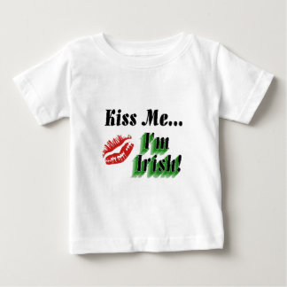 Kiss Me jag är irländsk T-shirt