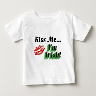 Kiss Me jag är irländsk Tee
