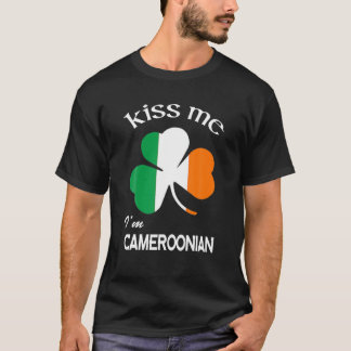 Kiss Me jag är Kameruns Shamrock Cameroon St. Patr T Shirt
