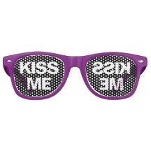 Kiss Me Party Shades Funny Trendig Retro Raster Ra
