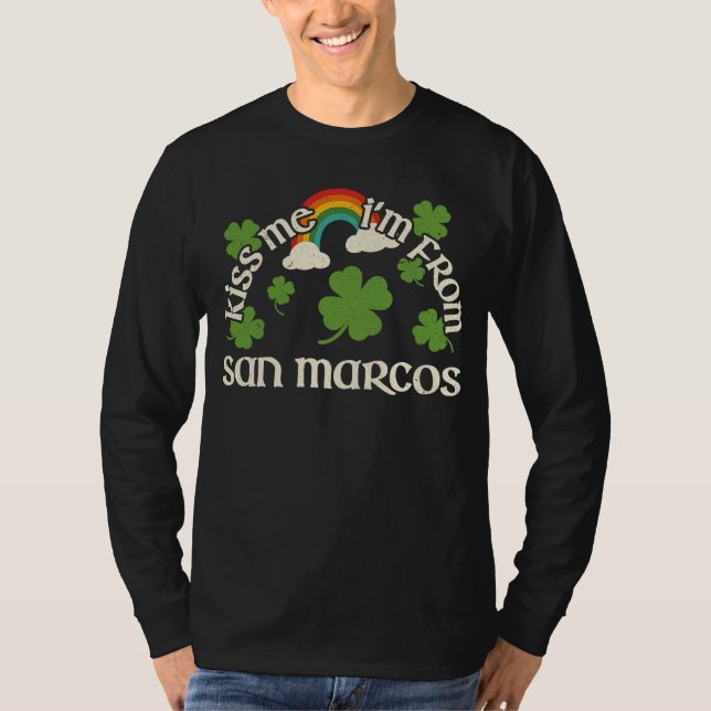 Kiss Me Shamrock  City St Patrick's Day San Marcos T Shirt (Framsida)