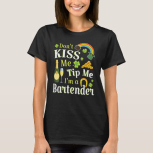 Kiss Me Tip mig Jag är en Bartender Rainbow Vin T Shirt
