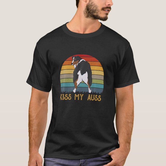 Kiss My Auss Funny Aussie Mamma Australian shepher T Shirt (Framsida)