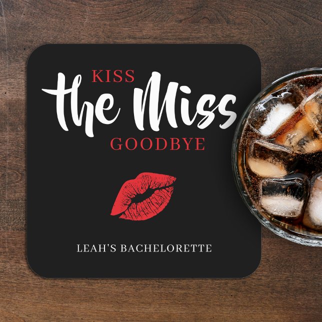 Kiss the Miss Goodbye Red Lip Bachelorette Party Underlägg Papper Kvadrat (Skapare uppladdad)