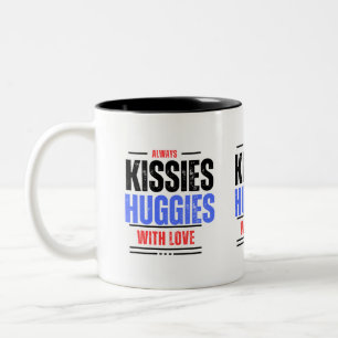 Kisser och huggier Två-Tonad mugg