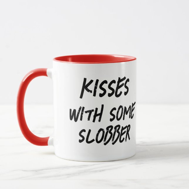 Kisses..med lite slobber.. Alla hjärtans Helgdag C Mugg (Vänster)