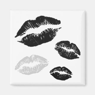 kisses-svartwhitegrey magnet