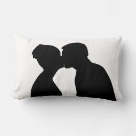 KISSING COUPLE LUMBARKUDDE