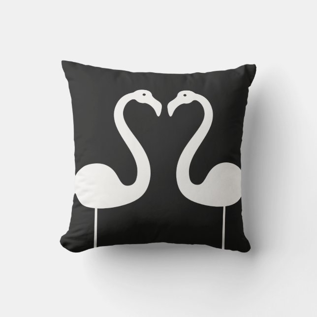 Kissing Flamingos Black Pillow Utomhuskudde (Framsida)