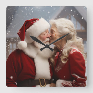 Kissing Mr. och Mrs. Jultomten Fyrkantig Klocka