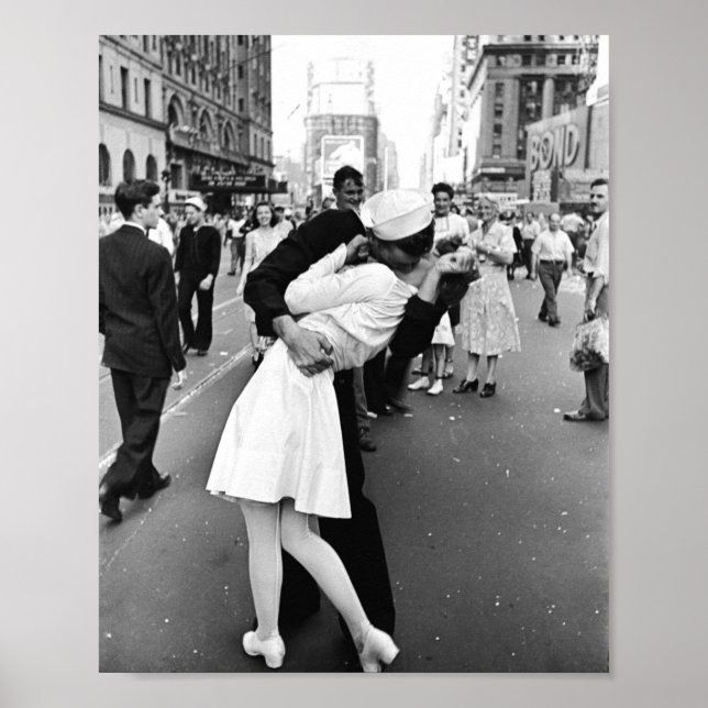 Kissing On VJ Day Världskrig Poster (Framsidan)