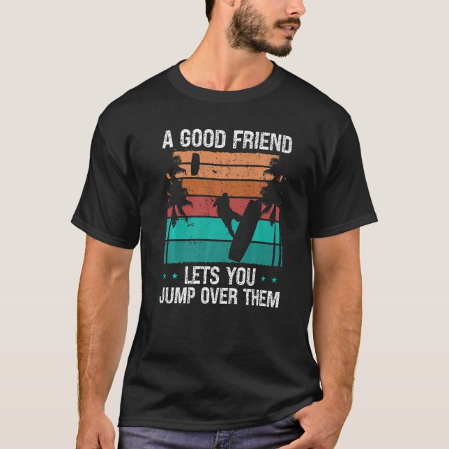 Kiteboarder jump over friend Kitesurfer Kite Kiteb T Shirt (Framsida)