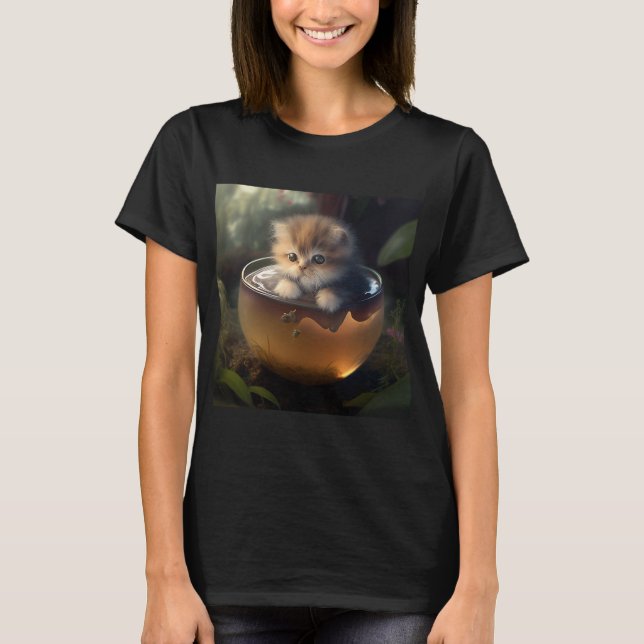 Kitten i tekopp - Cat T-Shirt (Framsida)