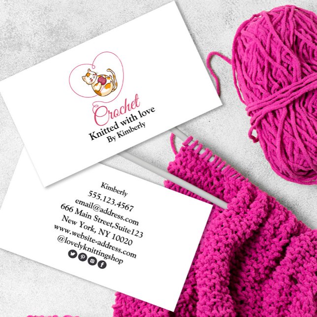 Kitten med Affärskort av hjärtkrona Visitkort (Kitten with heart crochet Business Card #zazzlemade #kittenbusinesscard #crchetbusinesscard #cute)