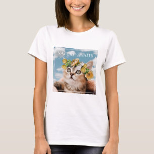 Kitten med en Blommigt Krona-naturskön T Shirt