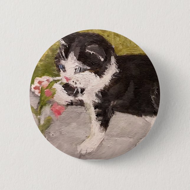 Kitten spelar med Rosa Flower Knapp (Framsida)