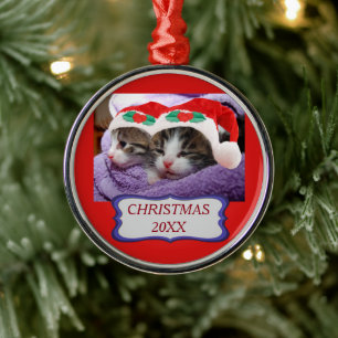 Kittens med Red Santa Hats jul 20XX Round Julgransprydnad Metall
