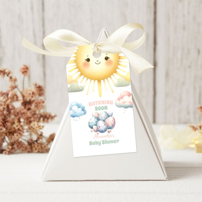 Kläckning av pastel snart, babyskor presentetikett (Skapare uppladdad)