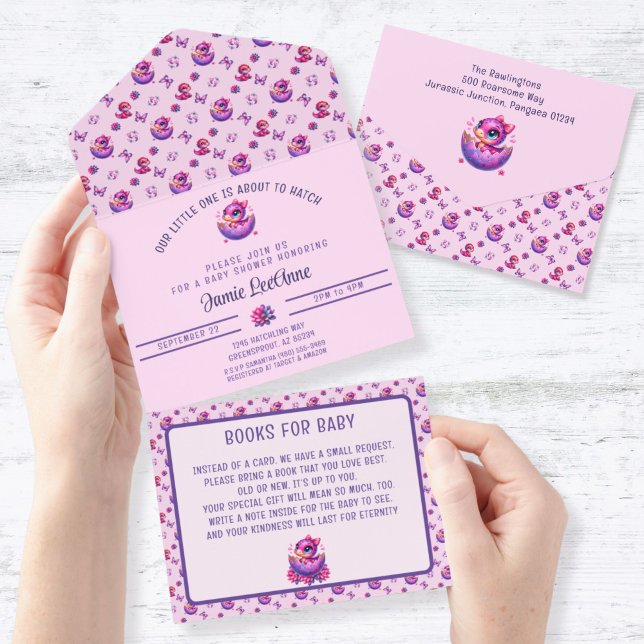Kläckning snart Baby Rosa Dinosaur Baby Shower ("Hatching Soon" Pink Baby Dinosaur All In One Baby Shower Invitation and Books for Baby)