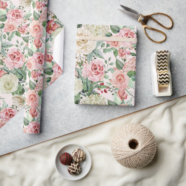 Kläder av Rosa Pavisserligen-Ro Clear Image Presentpapper (Hantverk)