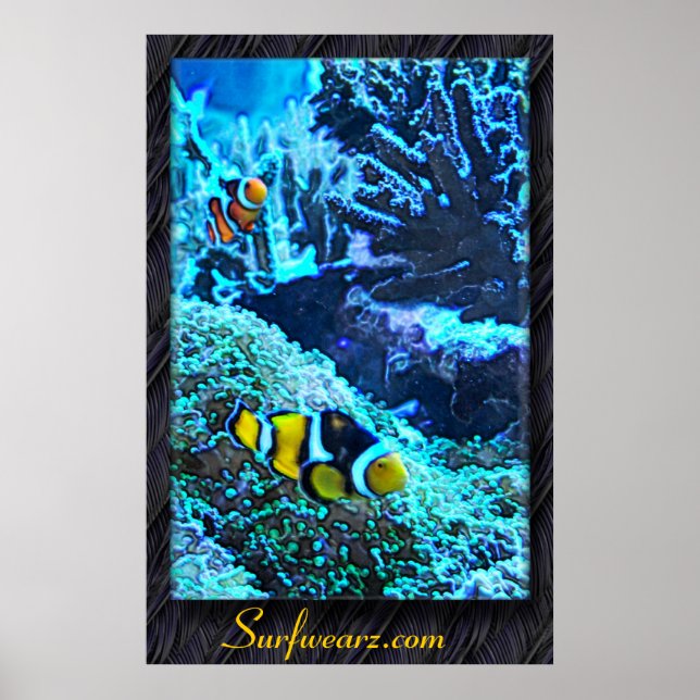 Kläder runt 2 poster (Framsidan)