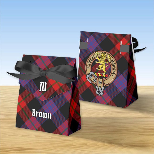 Klan Brown Vapensköld över Tartan Presentaskar (Skapare uppladdad)
