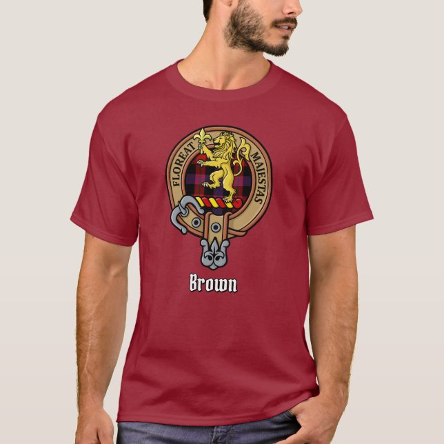 Klan Brown Vapensköld över Tartan T Shirt (Framsida)