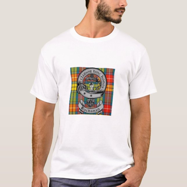 Klan Buchanan Vapensköld Badge & Tartan T Shirt (Framsida)