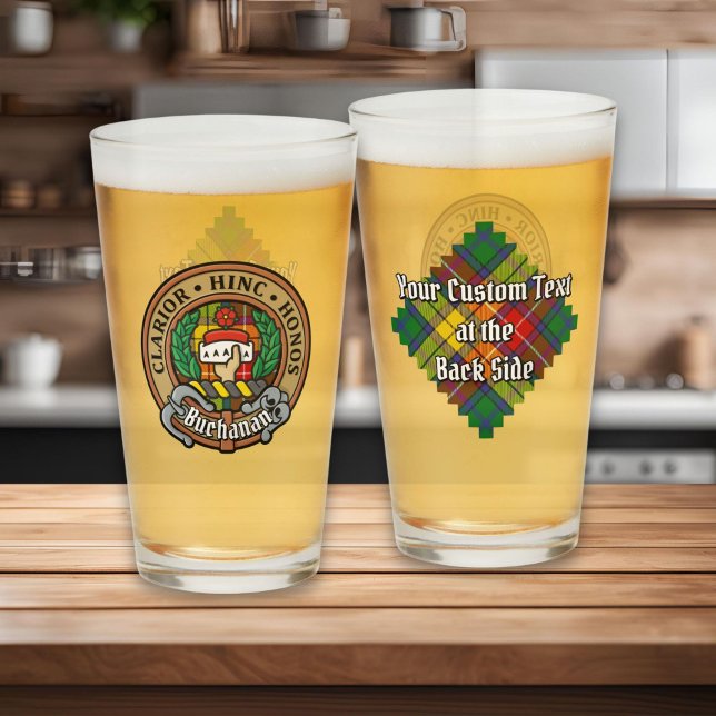 Klan Buchanan Vapensköld över Tartan Glaskopp (Skapare uppladdad)