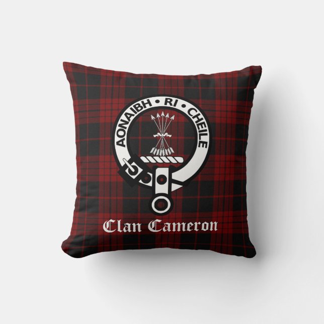 Klan Cameron Vapensköld Badge och Tartan Kudde (Framsida)