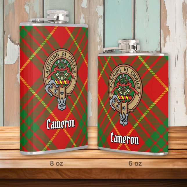 Klan Cameron Vapensköld över Tartan Fickplunta (Skapare uppladdad)
