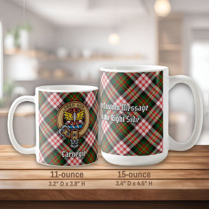 Klan Carnegie Vapensköld över Dress Tartan Kaffemugg