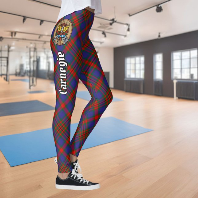 Klan Carnegie Vapensköld över Tartan Leggings (Skapare uppladdad)