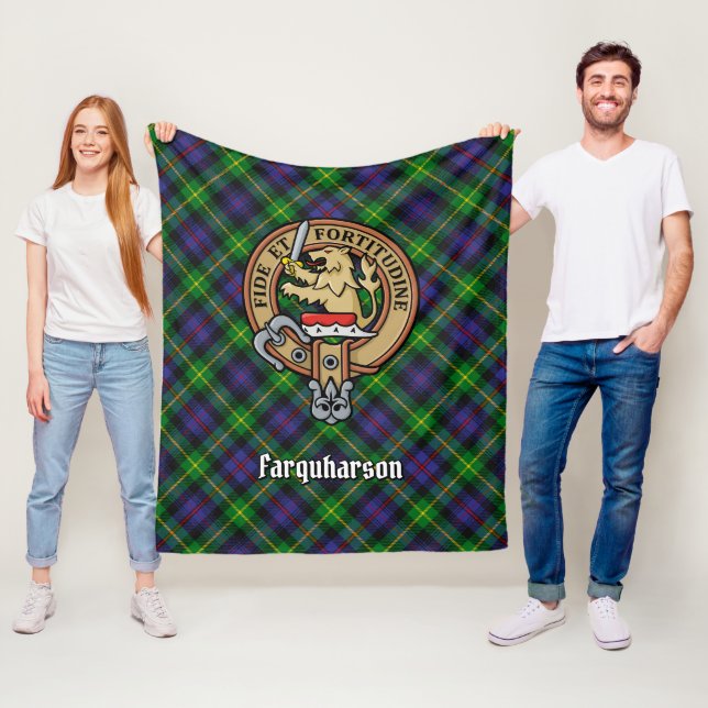 Klan Farquharson Vapensköld över Tartan Fleecefilt (På plats)