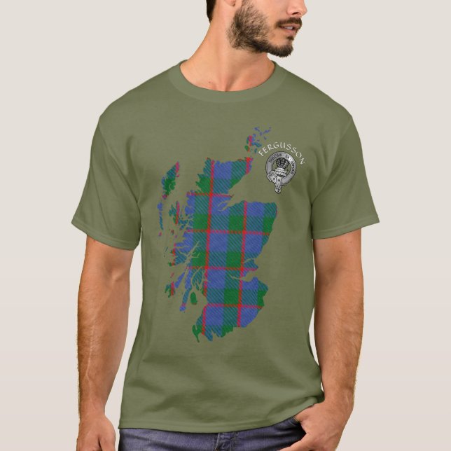 Klan Fergusson Tartan Karta & Vapensköld T-Shirt (Framsida)