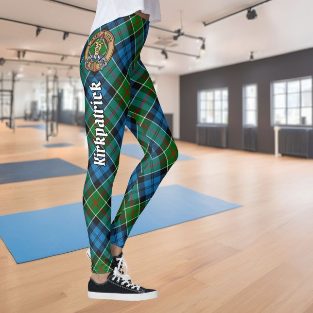 Klan Kirkpatrick Vapensköld över Tartan Leggings (Skapare uppladdad)