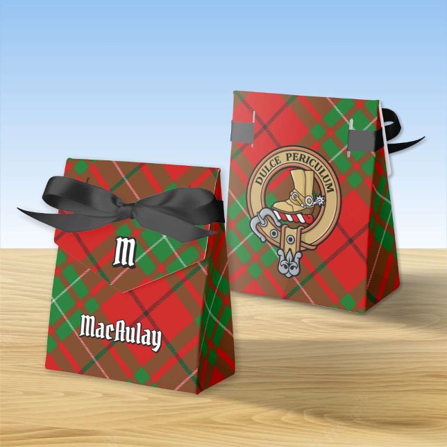 Klan MacAulay-Vapensköld över Tartan Presentaskar (Skapare uppladdad)