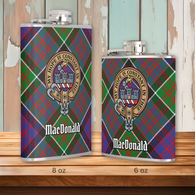 Klan MacDonald of Clanranald Vapensköld över Tarta Fickplunta (Skapare uppladdad)