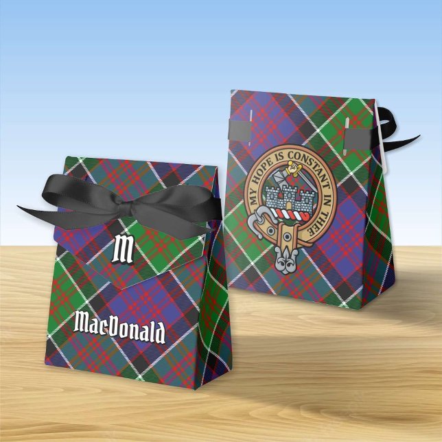 Klan MacDonald of Clanranald Vapensköld över Tarta Presentaskar (Skapare uppladdad)
