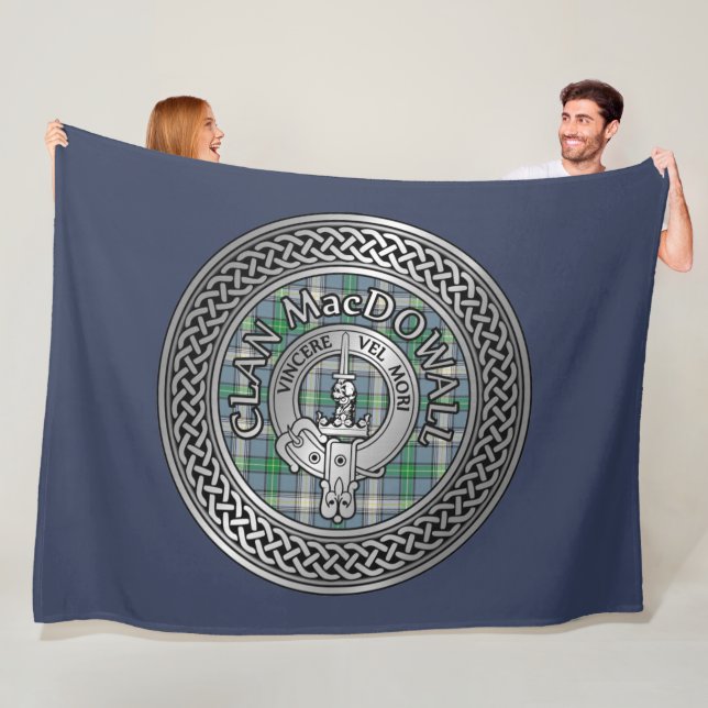 Klan MacDowall Vapensköld & Tartan Knot Fleecefilt (På plats)