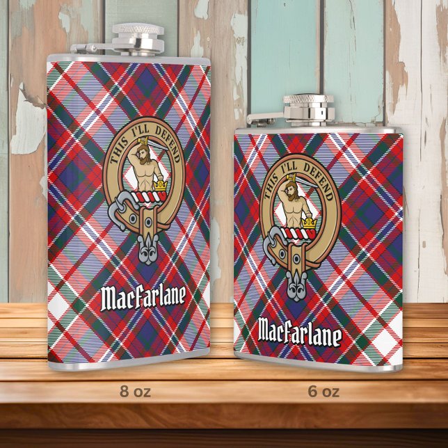 Klan MacFarlane-Vapensköld över Dress Tartan Fickplunta (Skapare uppladdad)