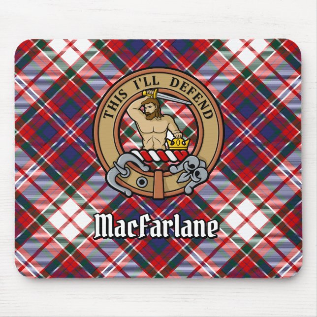 Klan MacFarlane-Vapensköld över Dress Tartan Musmatta (Framsidan)
