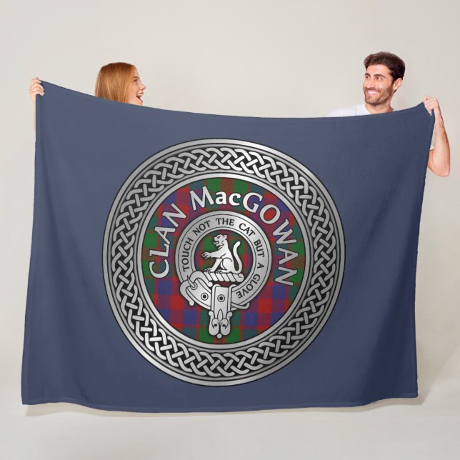 Klan MacGowan Vapensköld & Tartan Knot Fleecefilt (På plats)