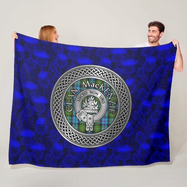 Klan MacKenzie Vapensköld & Tartan Knot Fleecefilt (På plats)