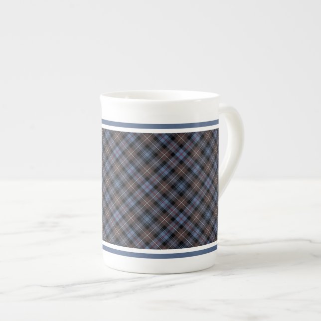 Klan Mackenzie Weasted Tartan Brown och Blue Benporslin Mugg (Framsida höger)