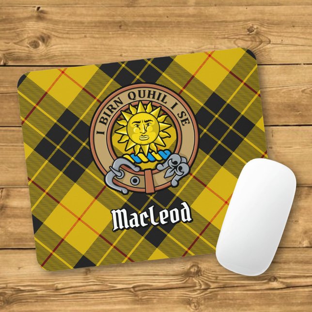 Klan MacLeod of Lewis Vapensköld över Tartan Musmatta (Skapare uppladdad)