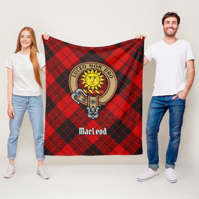 Klan MacLeod of Raasay Vapensköld över Tartan Fleecefilt (På plats)